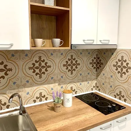 Sol Lux 2nd Floor Апартаменты Дуррес