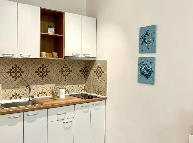 Sol Lux 2nd Floor Apartment *